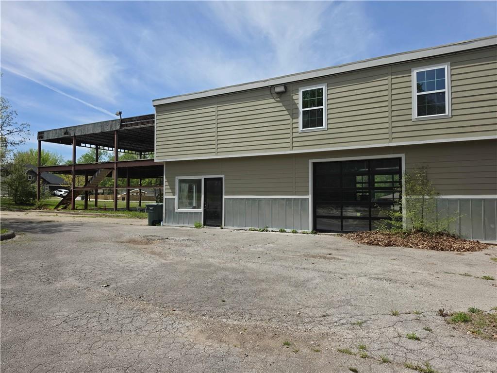 1716 W Holly Street — photo 23